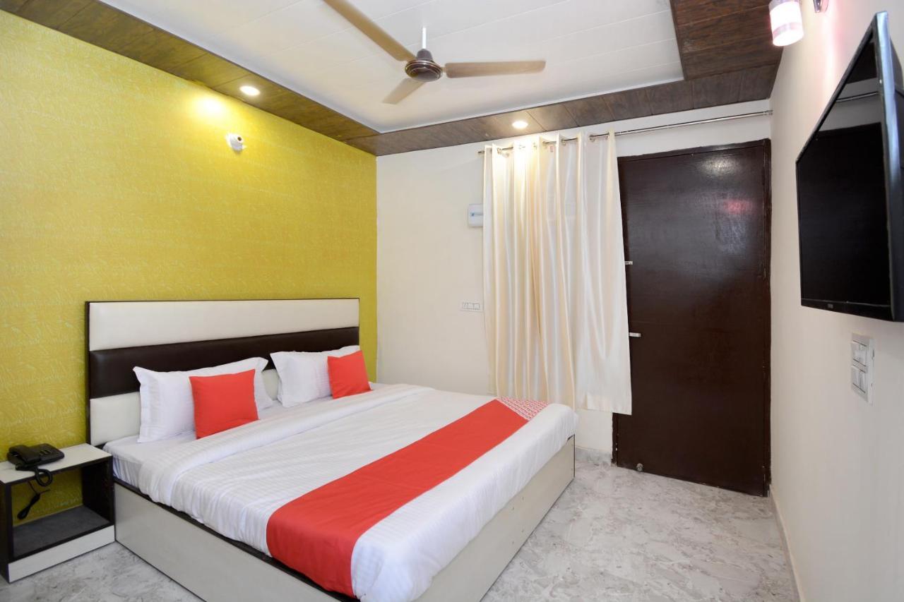 Oyo 29619 Hotel Spring Zirakpur Exterior photo